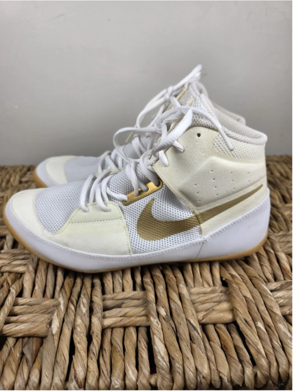 Nike Fury Wrestling Shoes Mens 12 White Metallic Gold Gum AO2416-170